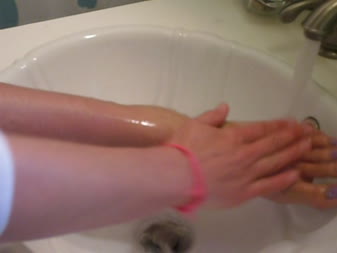 Marisa Toe May - Washing My Dirty Feet